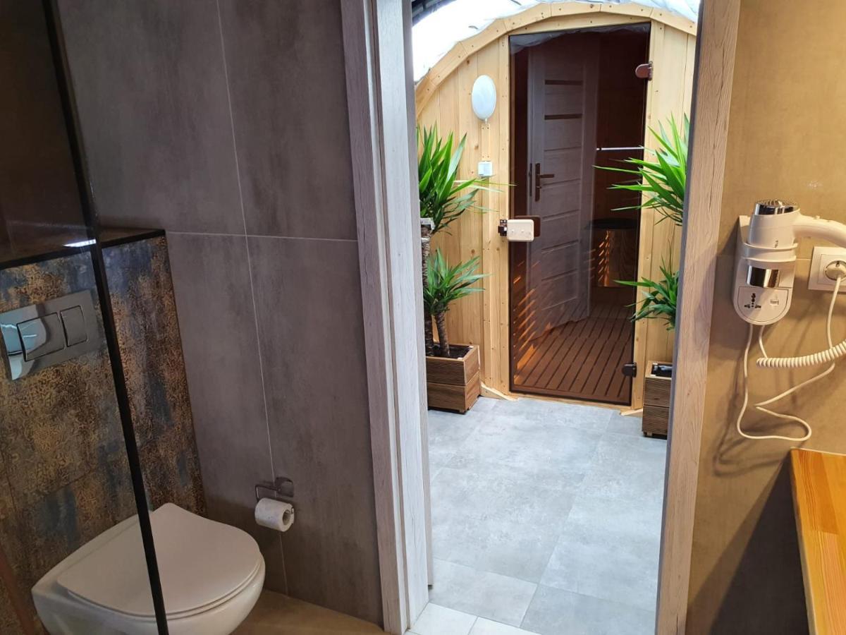 Podniebny Glamping Hotel Borsk Bagian luar foto